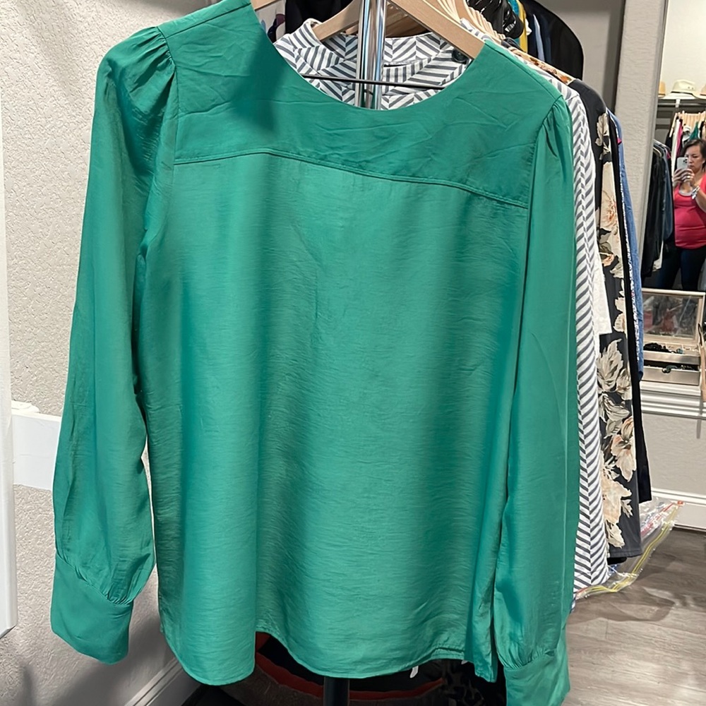 Loft green long sleeve button back blouse Large